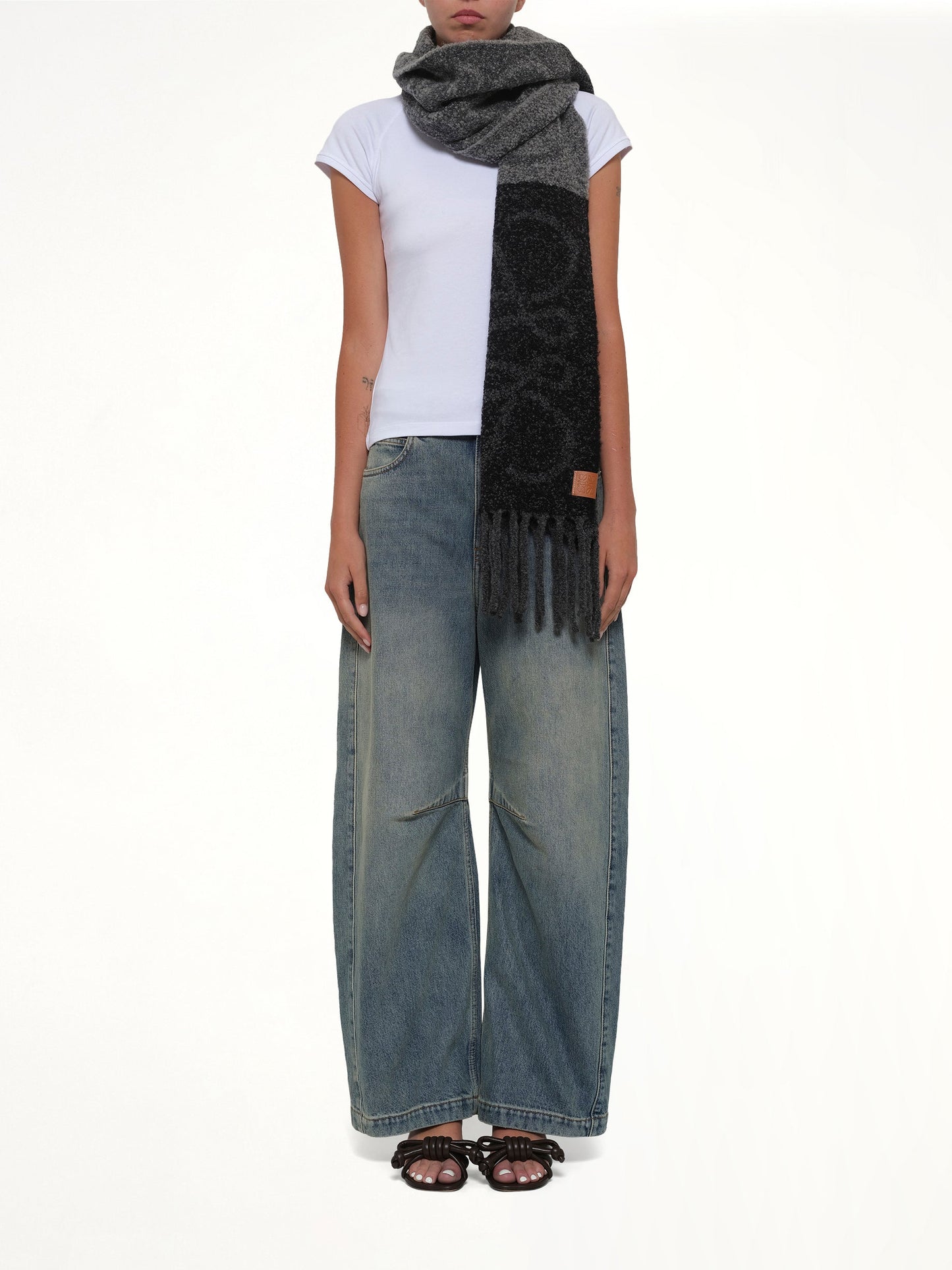 Big Anagram Scarf in Dark Grey/Black