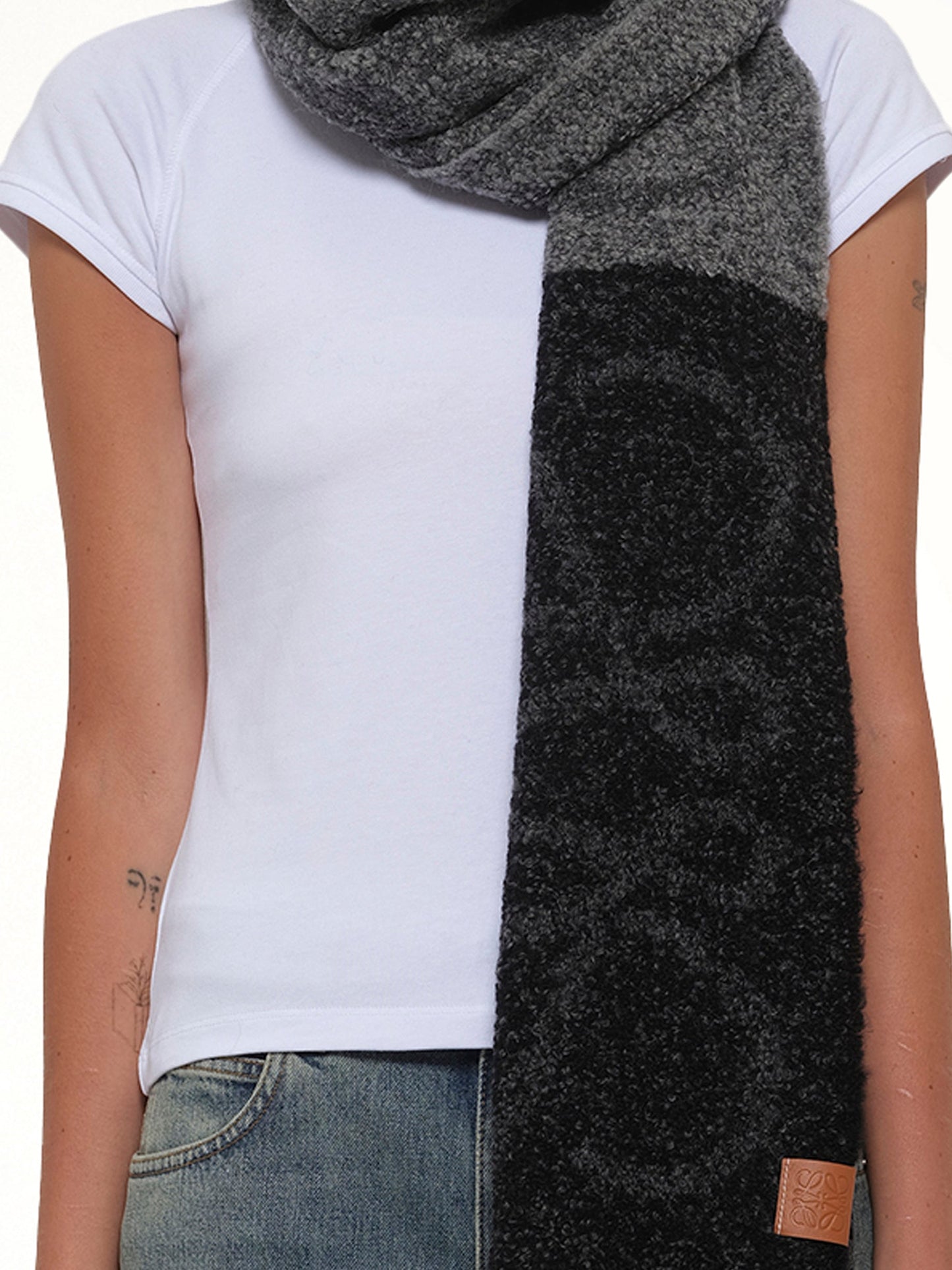 Big Anagram Scarf in Dark Grey/Black