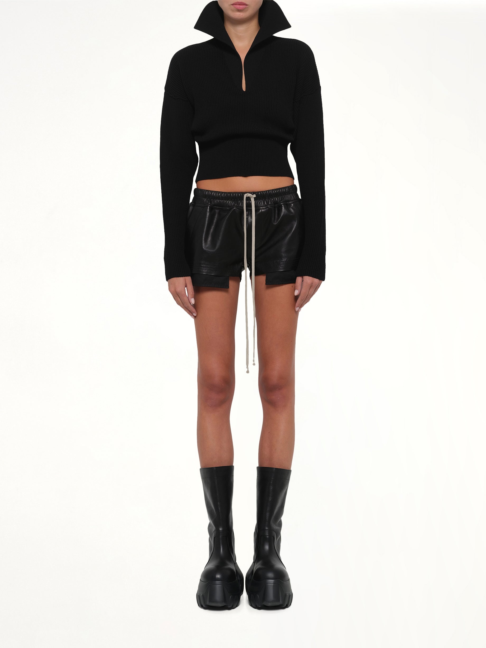 RICK OWENS Dracu Cropped V in Black Model View from MARAIS