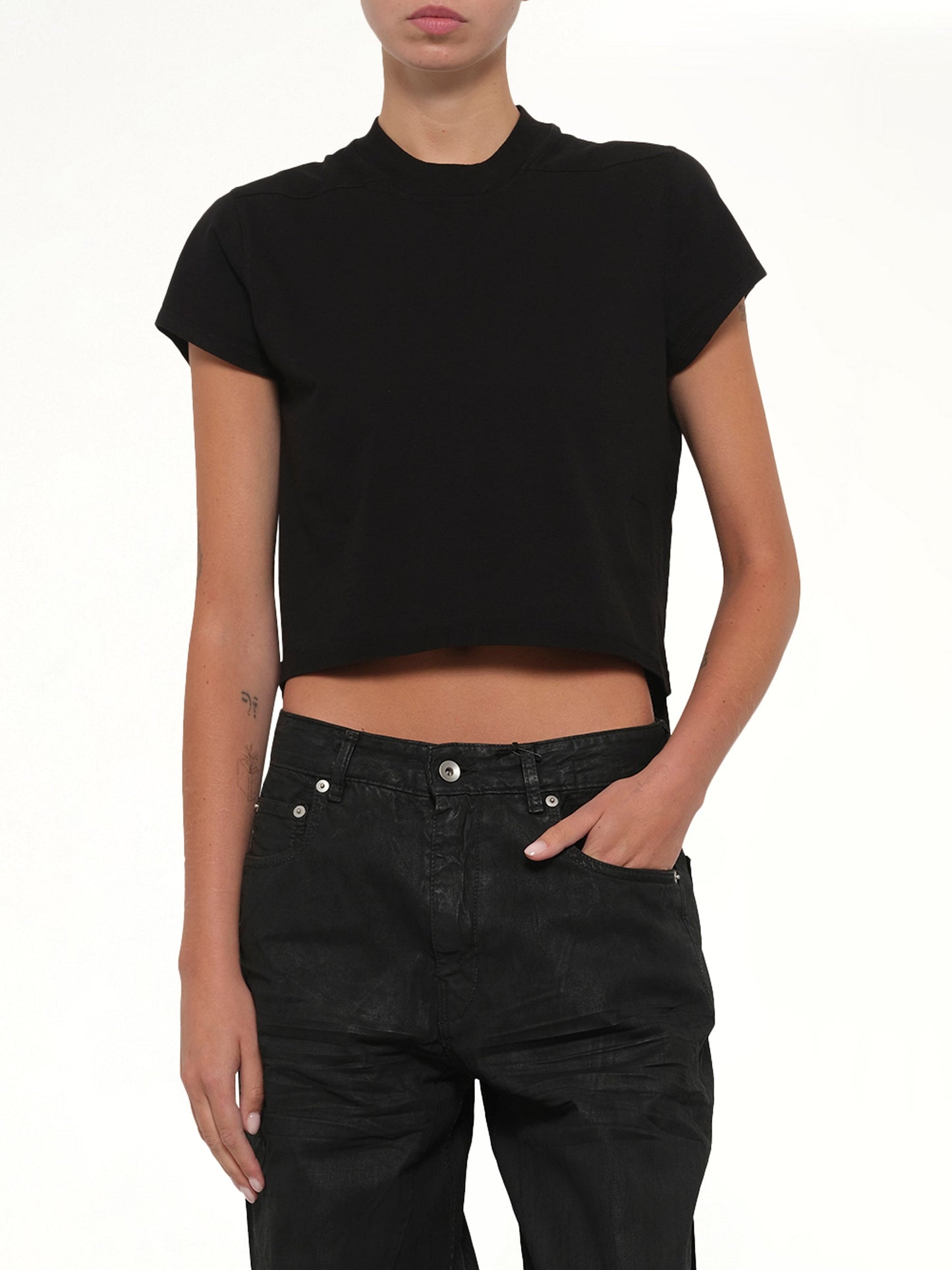 Cropped Small Level T in Black