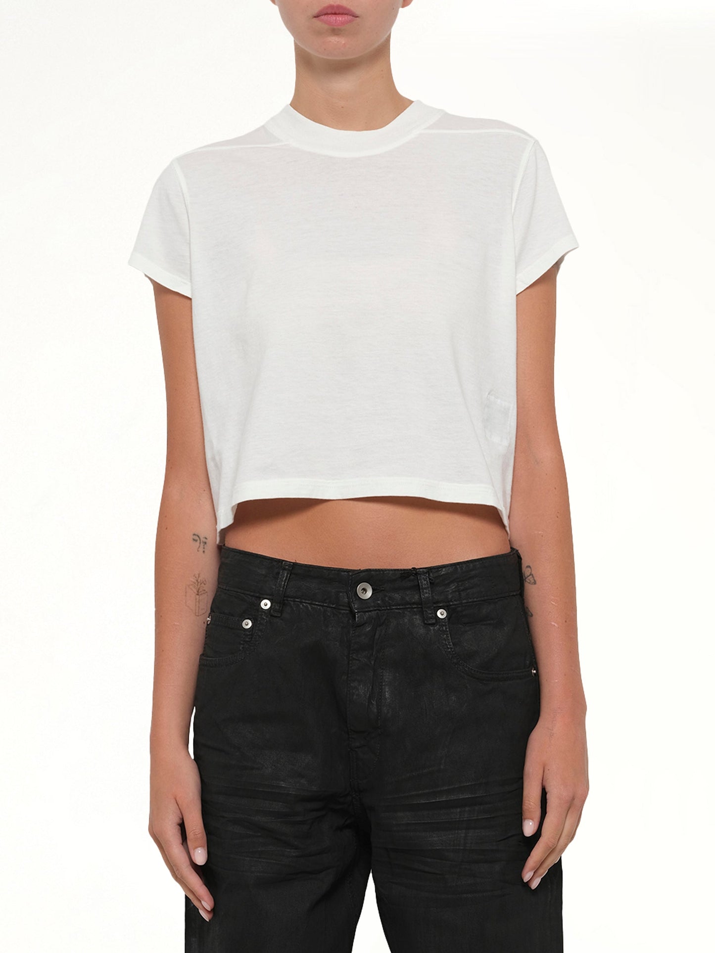 Cropped Small Level T in Milk