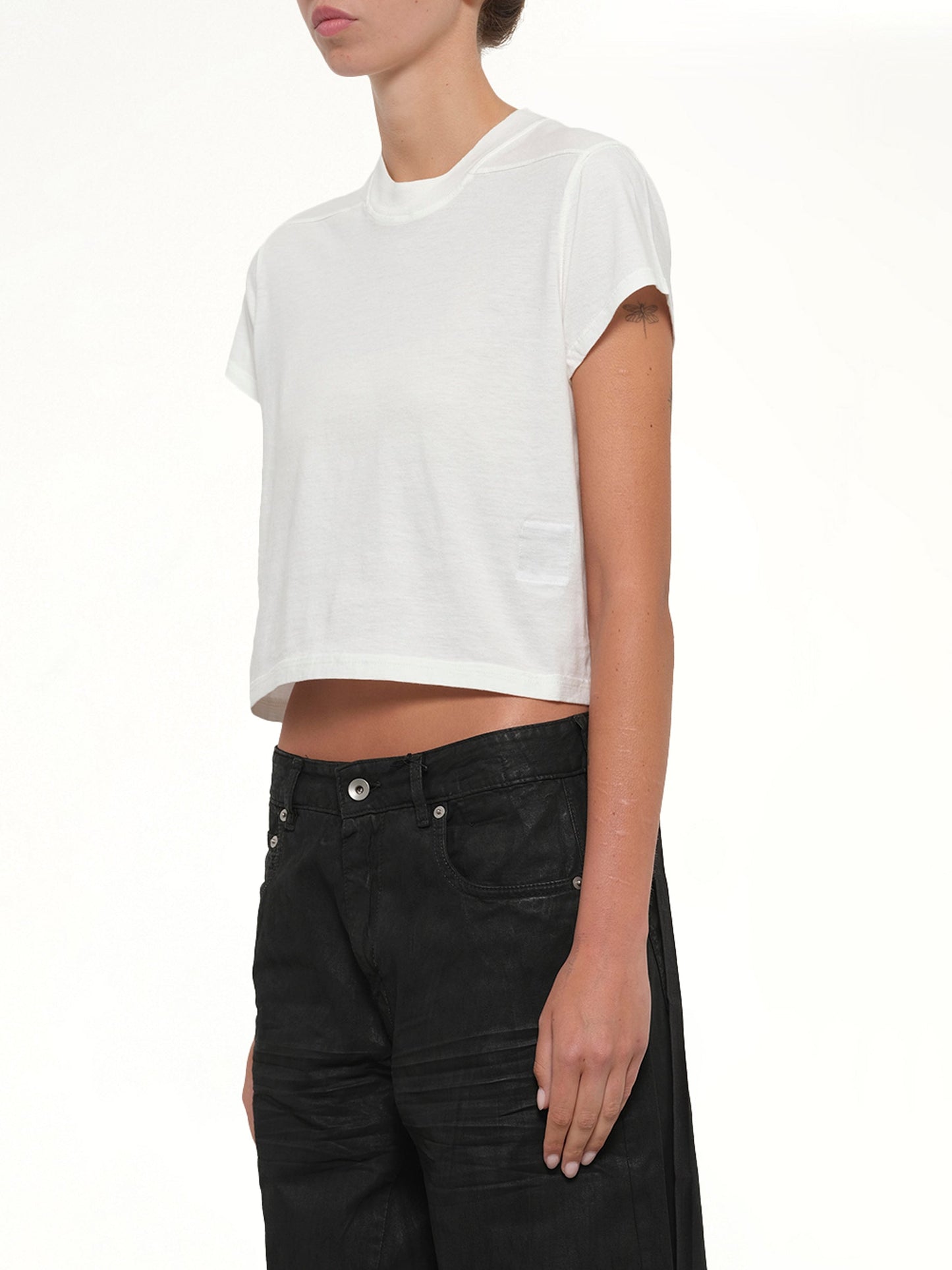 Cropped Small Level T in Milk