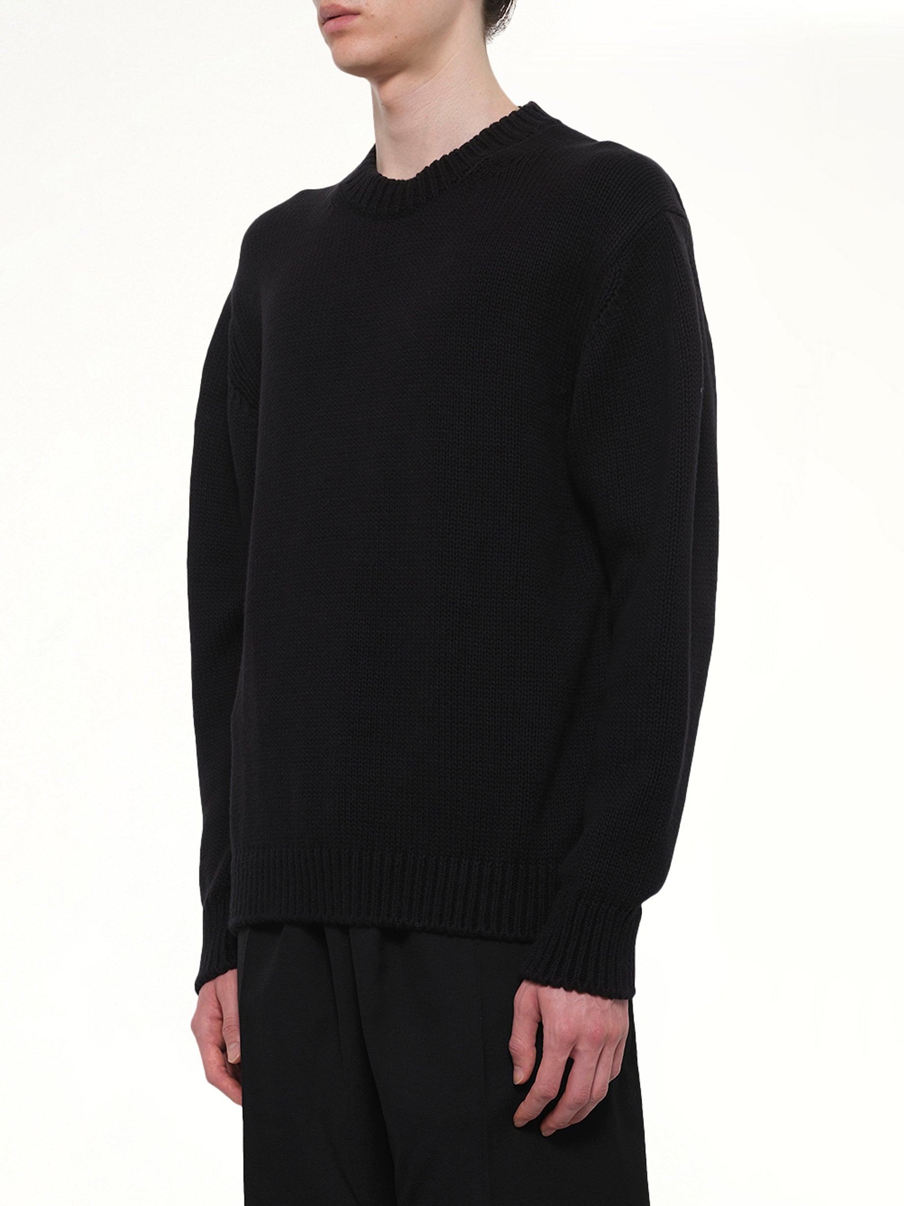 VOWELS Crewneck in Black Side View from MARAIS