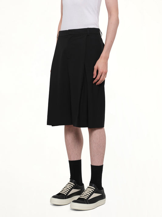 Pleated Baggy Shorts in Black