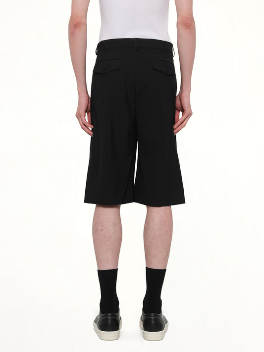 Pleated Baggy Shorts in Black