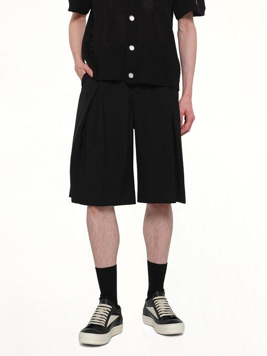 Pleated Baggy Shorts in Black