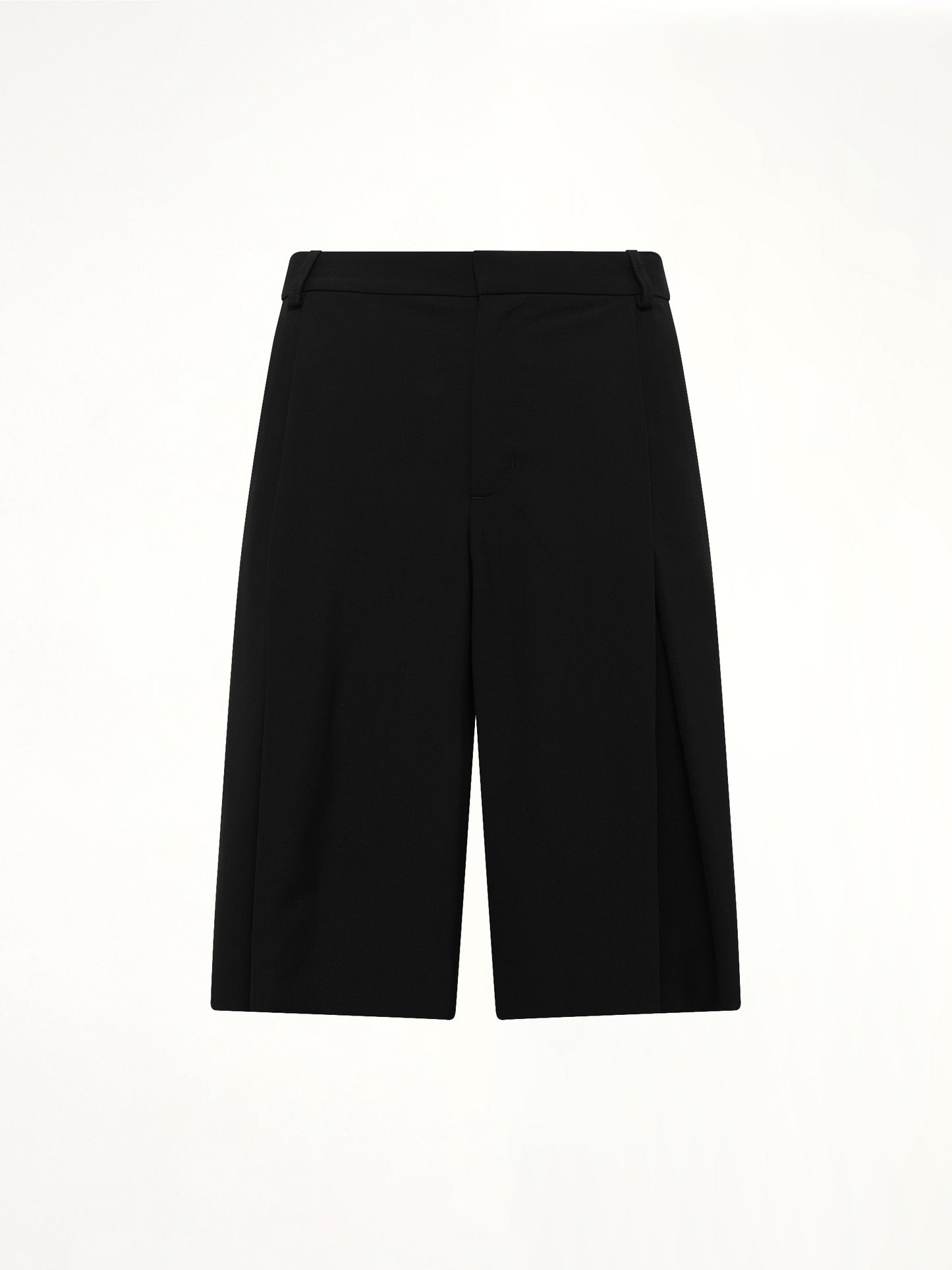 Pleated Baggy Shorts in Black