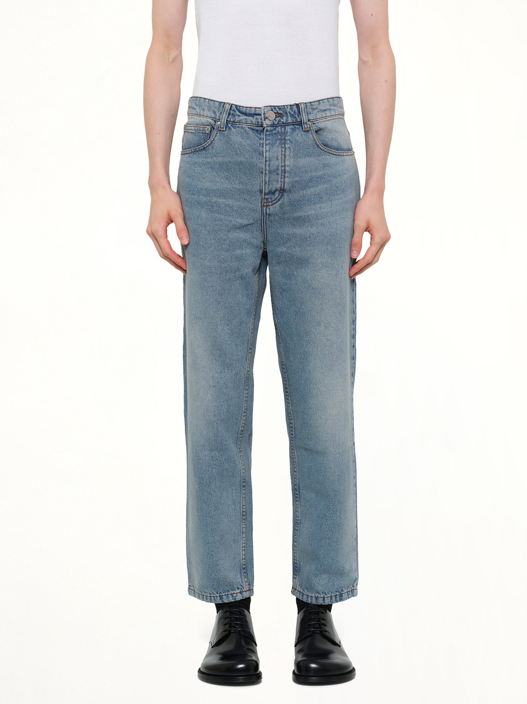 Tapered Fit Jeans in Blue