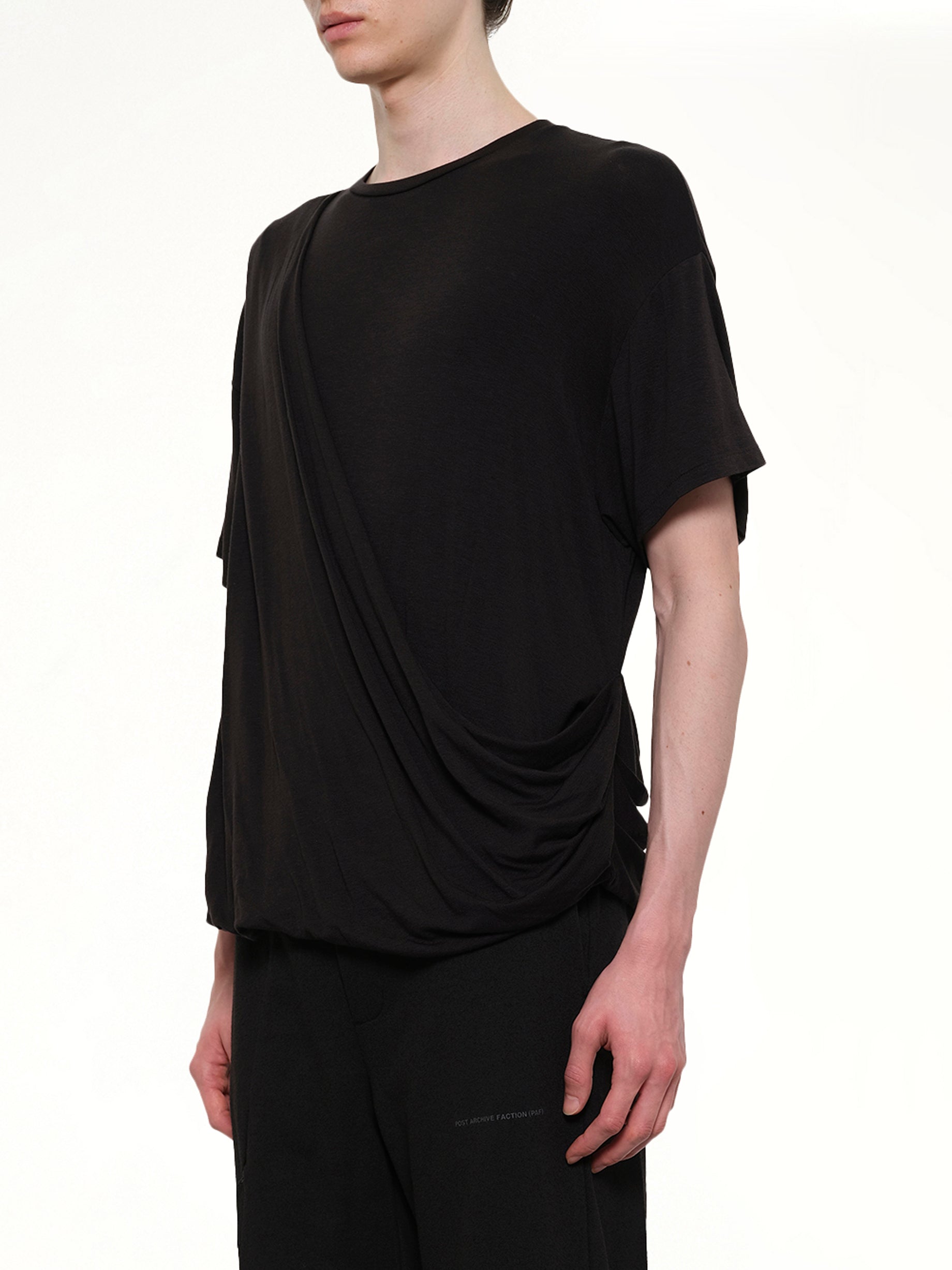 POST ARCHIVE FACTION , Drifter Tee (2026) in Black Side View from MARAIS