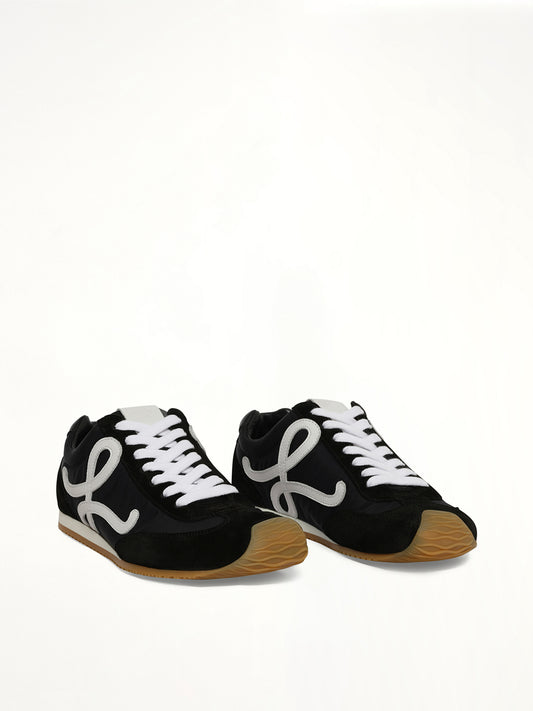 Ballet Runner 2.0 in Black/White