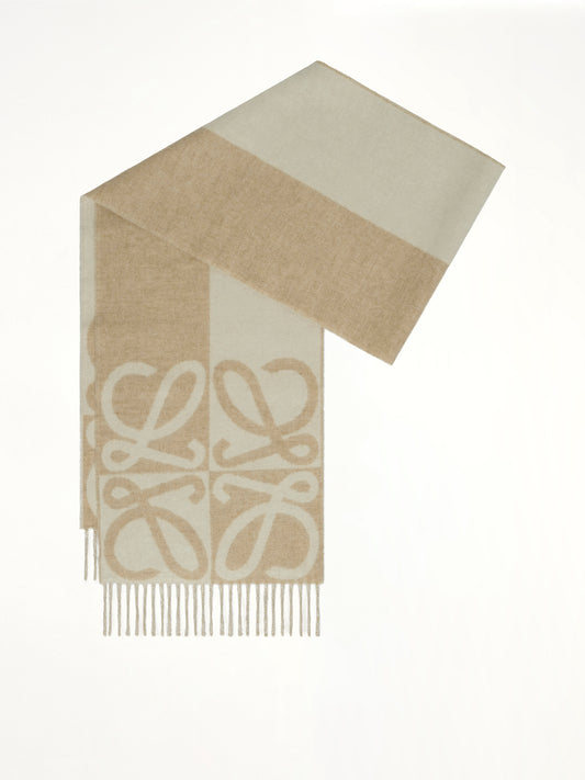 Big Anagram Scarf in Beige/Ecru