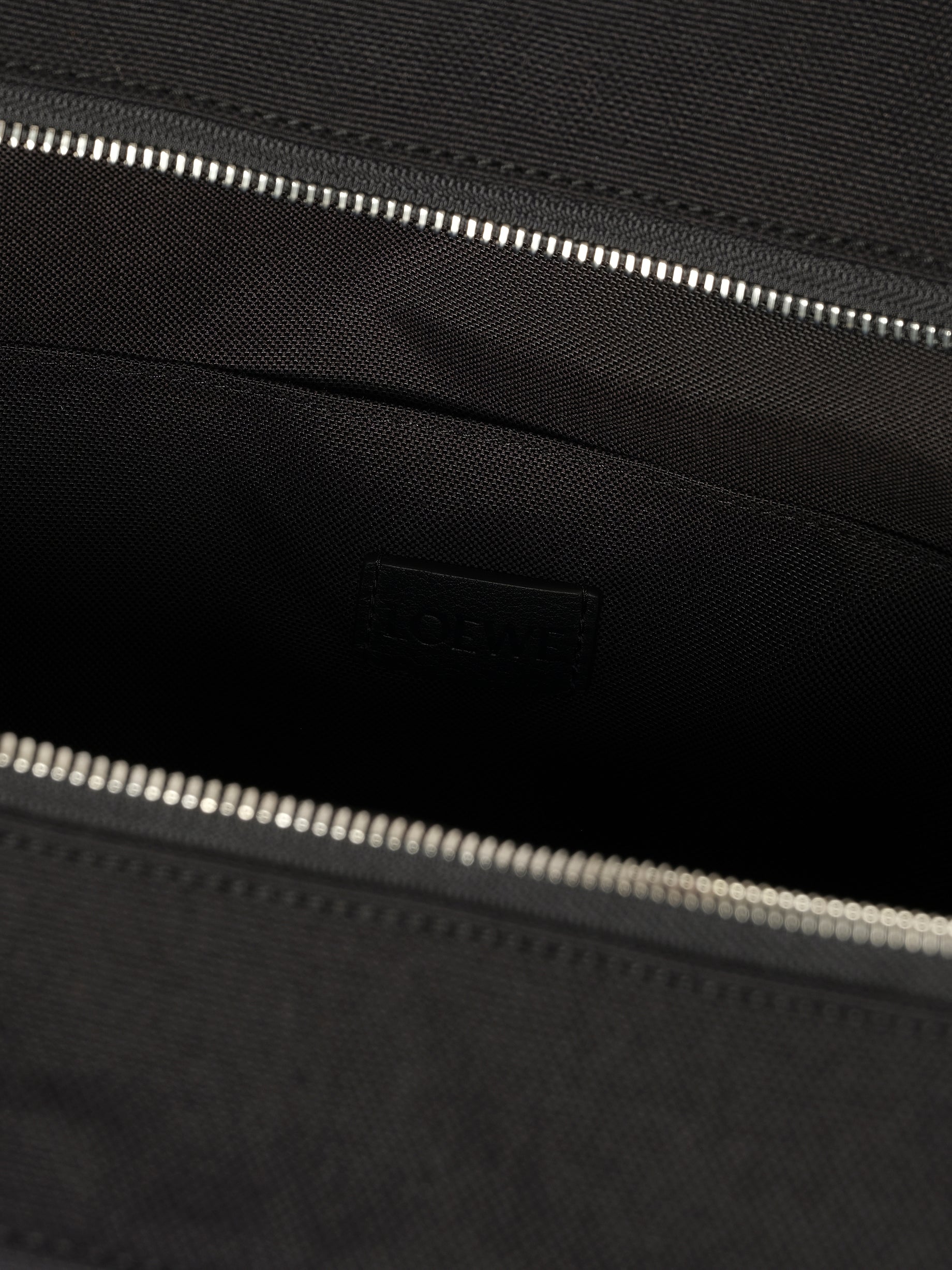 Flex Zipped Tote Bag in Black