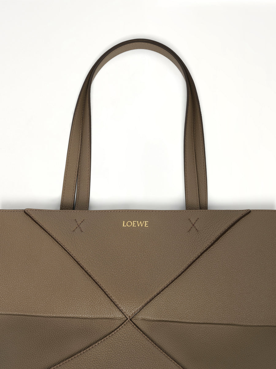 Puzzle Fold Tote Horizontal M in Taupe