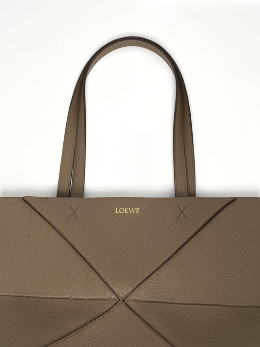 Puzzle Fold Tote Horizontal M in Taupe