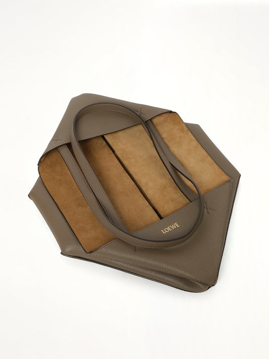 Puzzle Fold Tote Horizontal M in Taupe