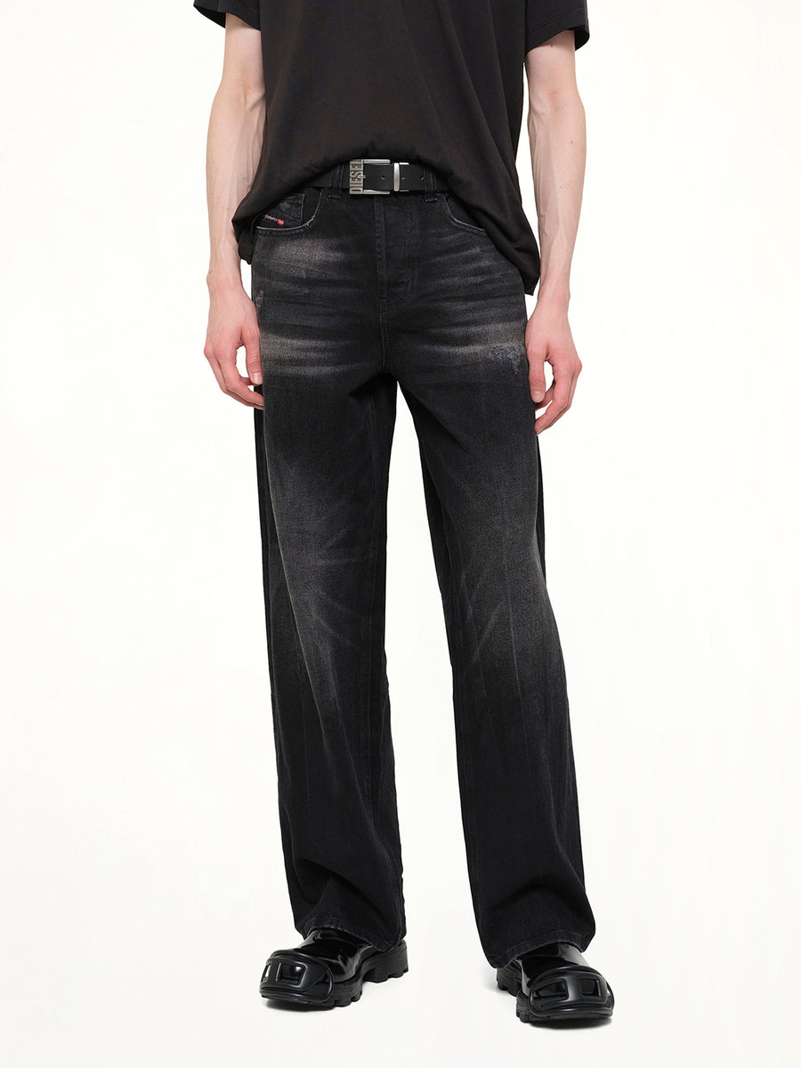 2001 D-MACRO Relaxed Jeans in Washed Black