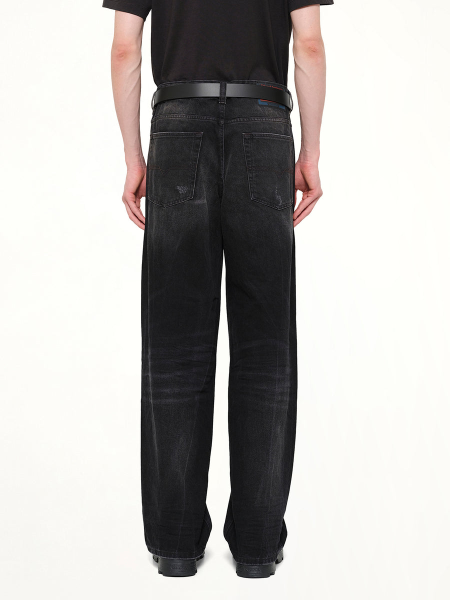 2001 D-MACRO Relaxed Jeans in Washed Black