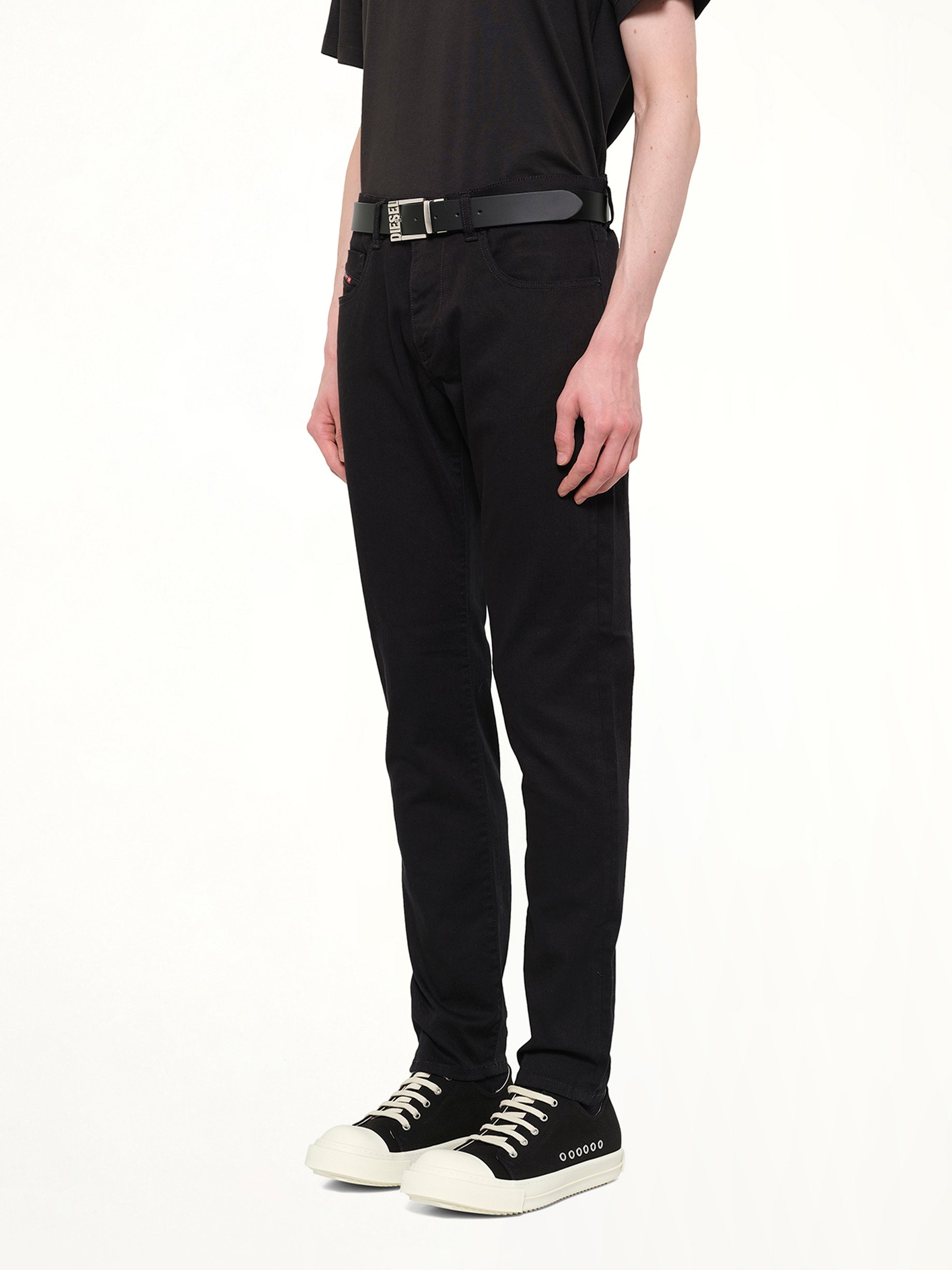 DIESEL , 2019 D-STRUKT Slim Jeans in Black Side View from MARAIS