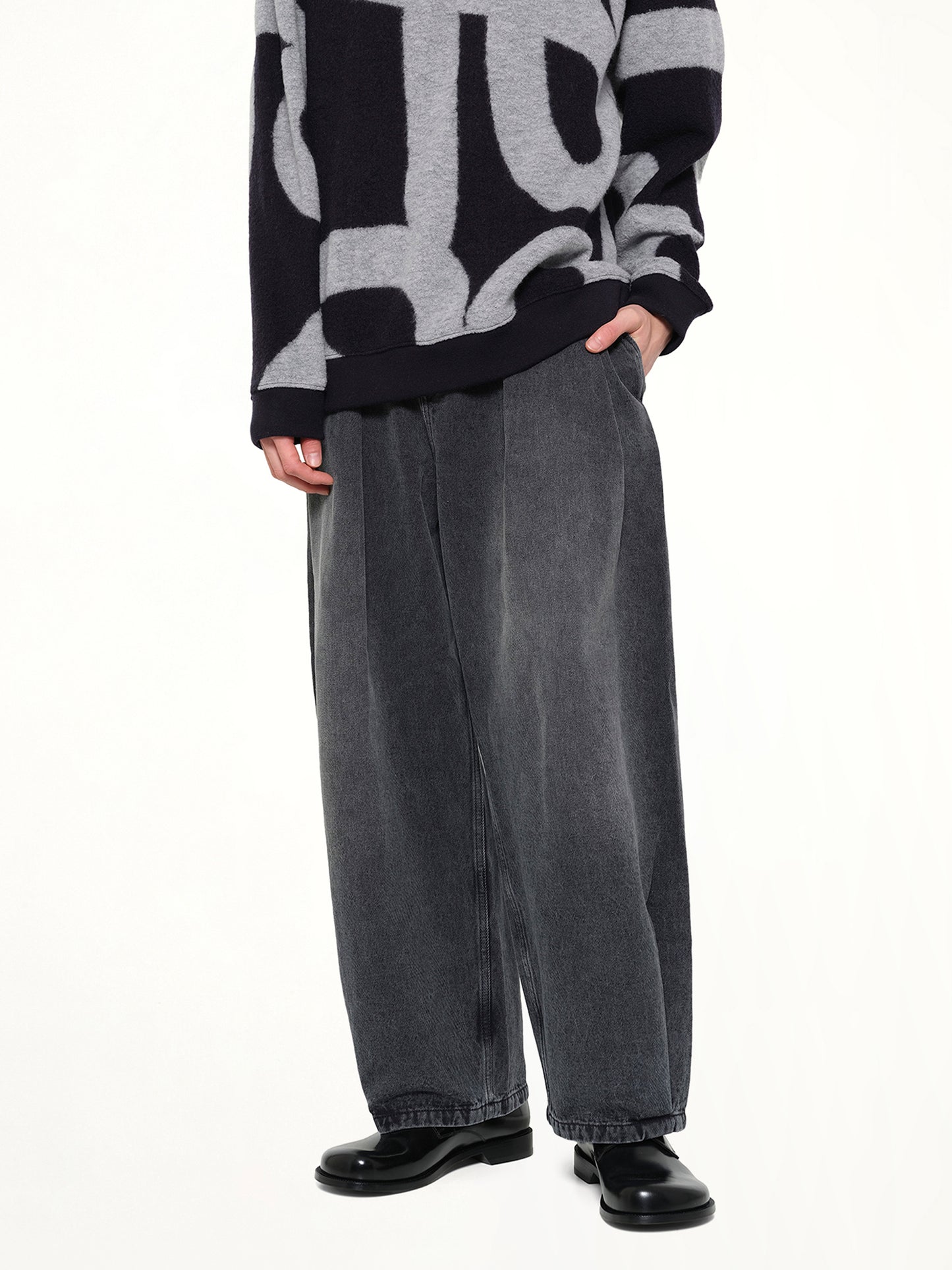 Belted Jeans AF in Black