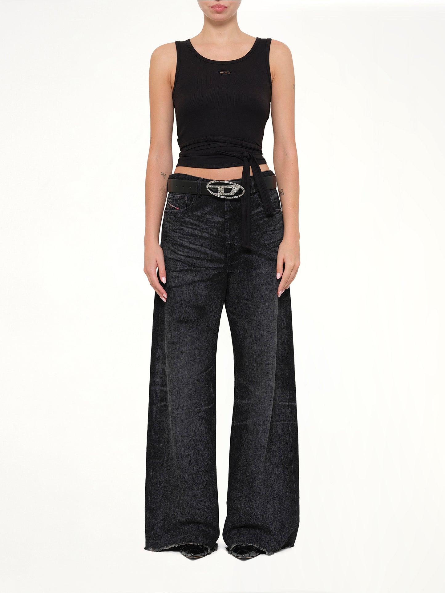 T-ANKY-TAIL-S1 Top in Black