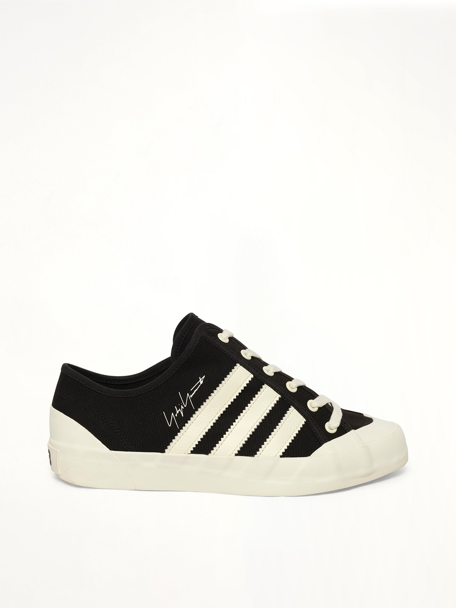 Y-3 Nisi Low Sneaker in Black/Off White