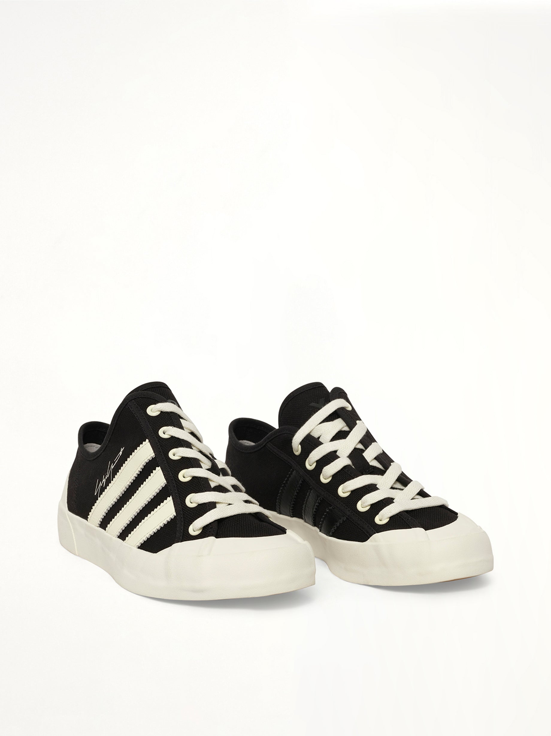 Y-3 Nisi Low Sneaker in Black/Off White