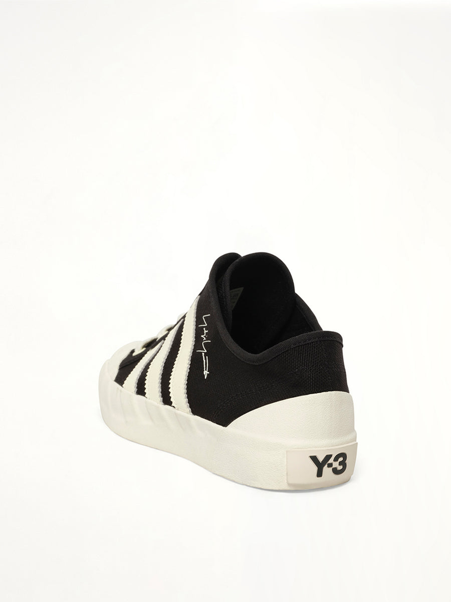 Y-3 Nisi Low Sneaker in Black/Off White