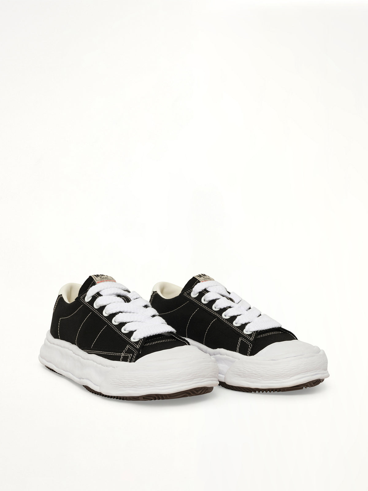 Jackson Canvas Low Top Sneakers in Black