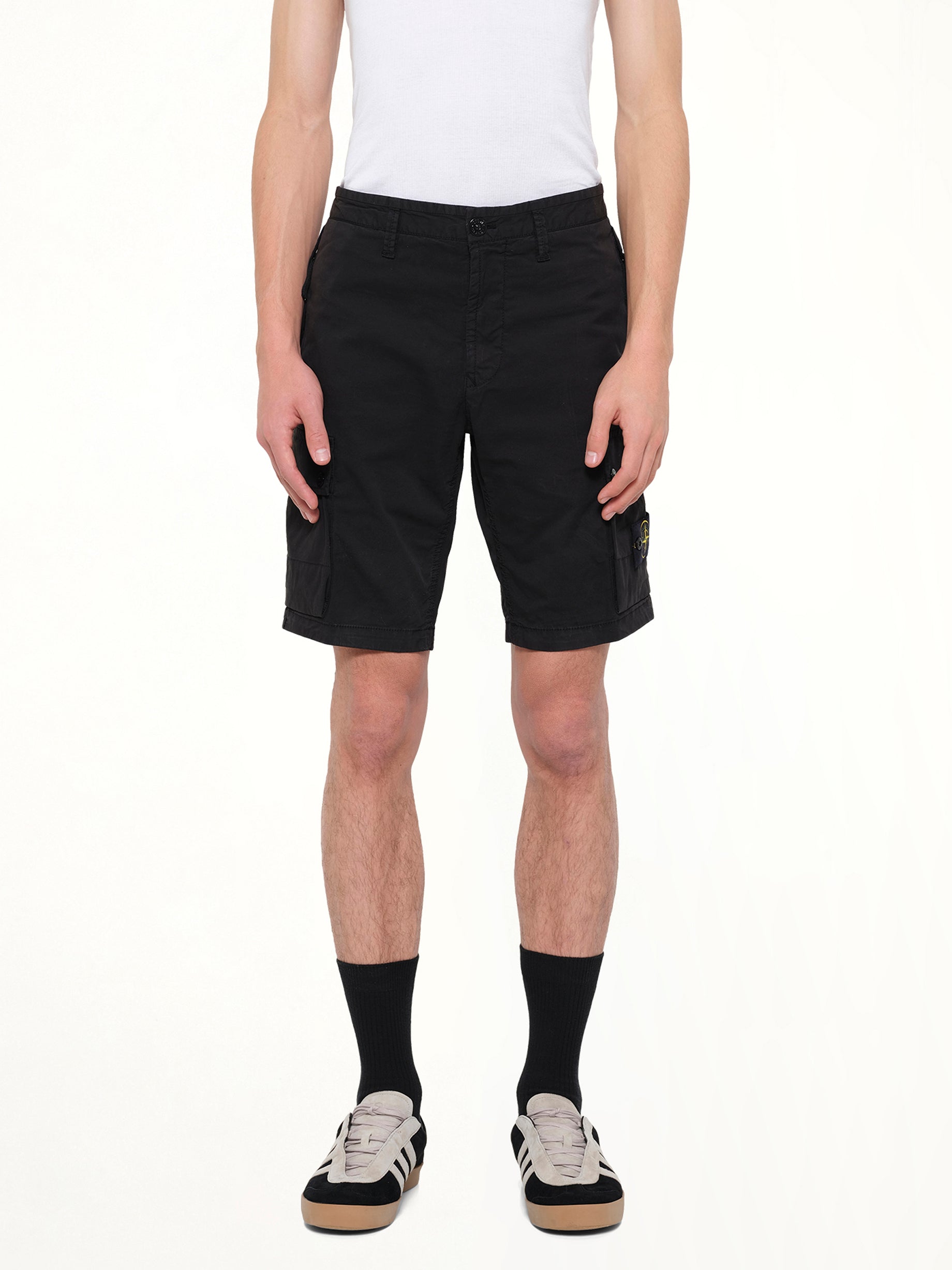 L100019 Shorts in Black