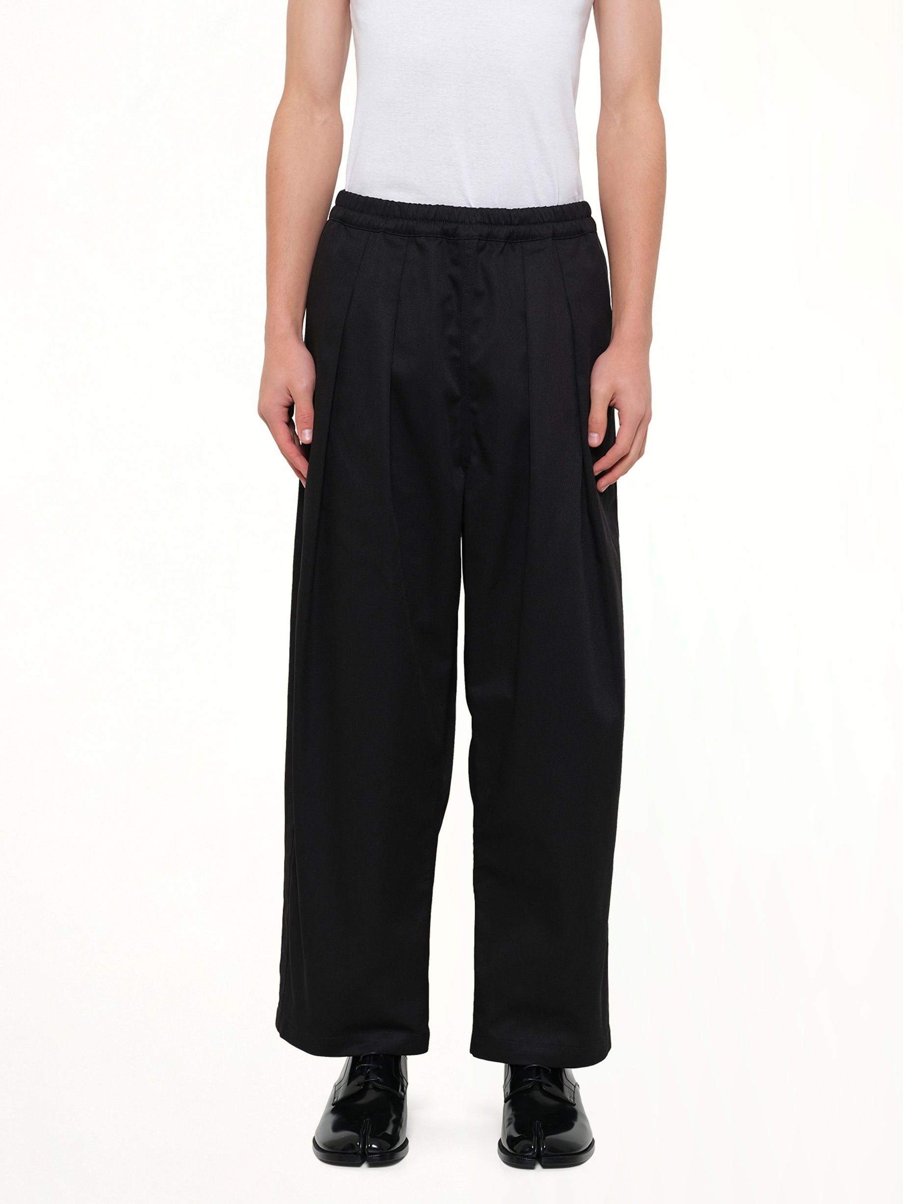 Cropped Chino Pants in Black