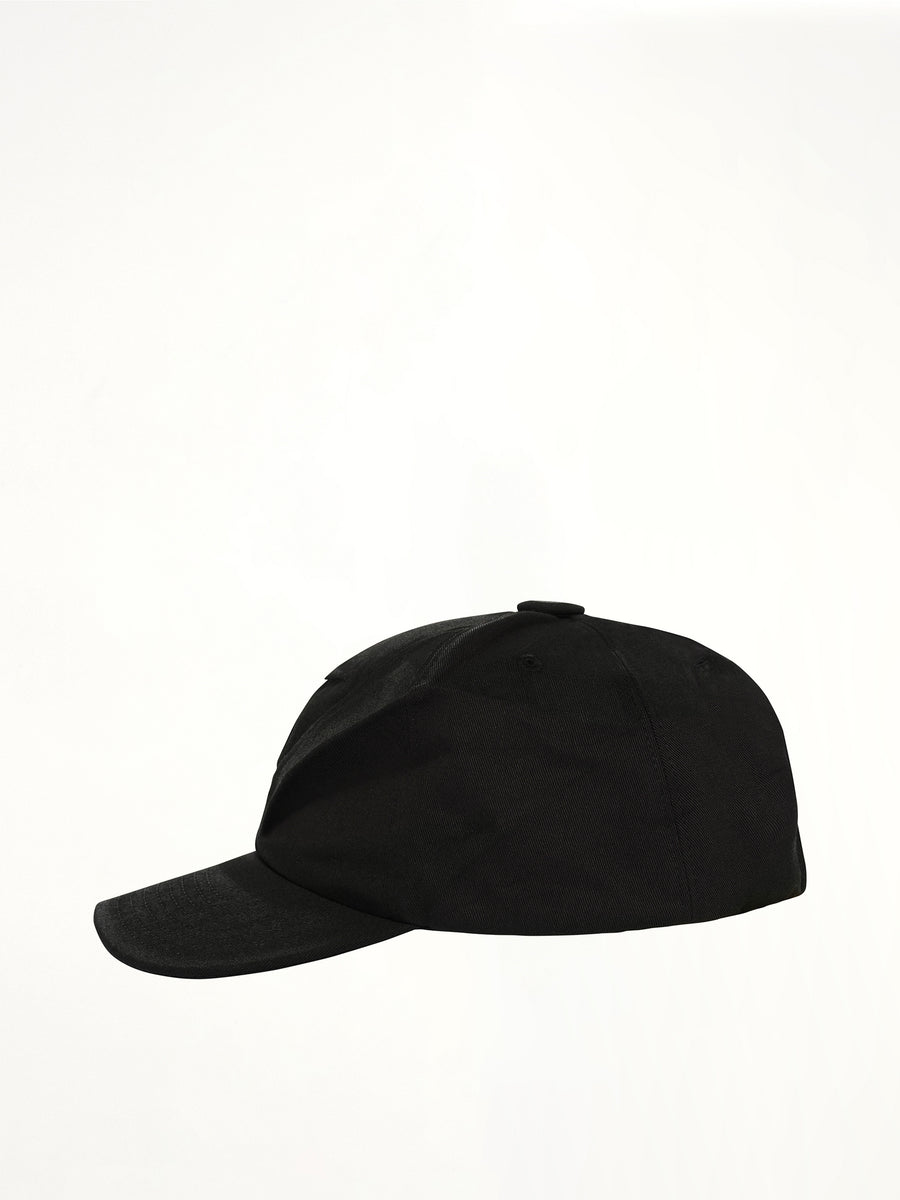 4 Stitches Hat in Black
