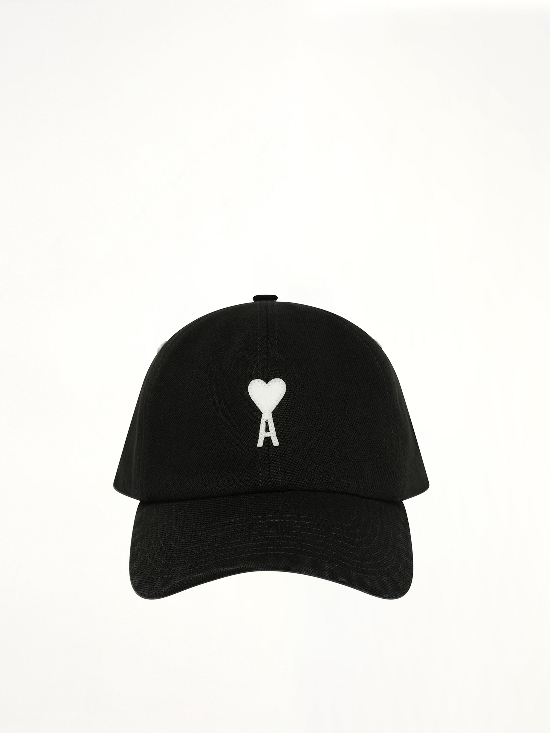 Ami De Coeur Felt Cap in Black