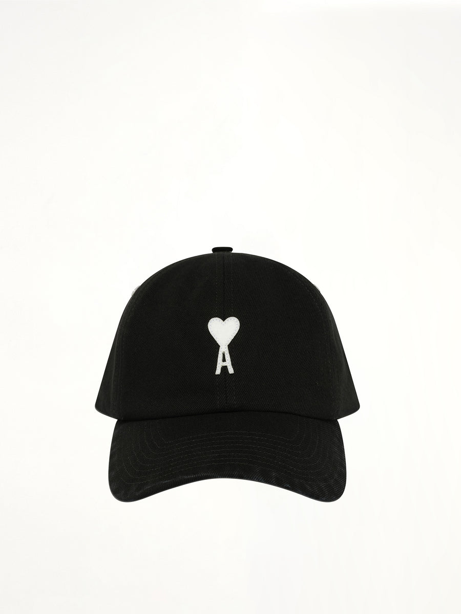 Ami De Coeur Felt Cap in Black