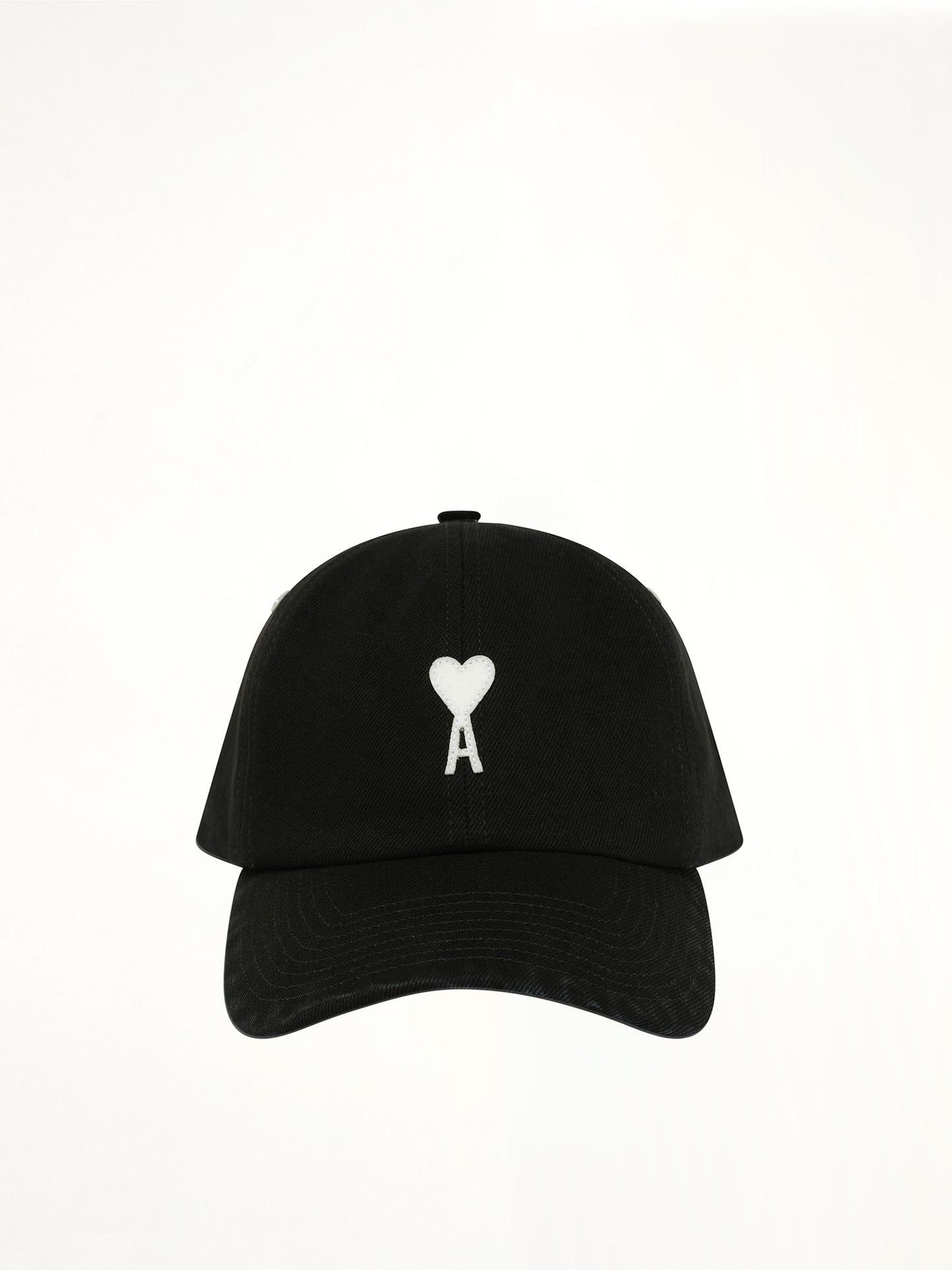 Ami De Coeur Felt Cap in Black