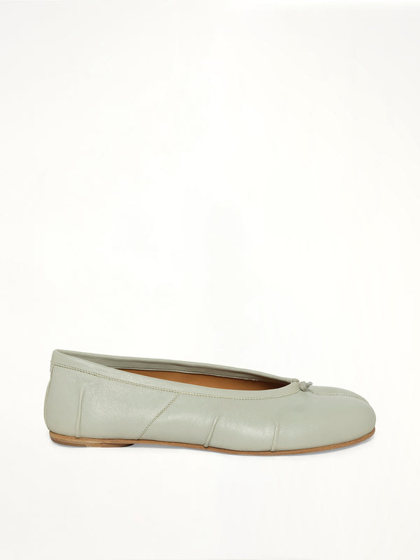 Tabi Ballerina 鞋履新品：雪花石色