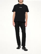 ブラックのクルーネックスモールロゴTシャツ