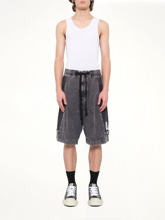 Damaged Cargo Short Pants in Black