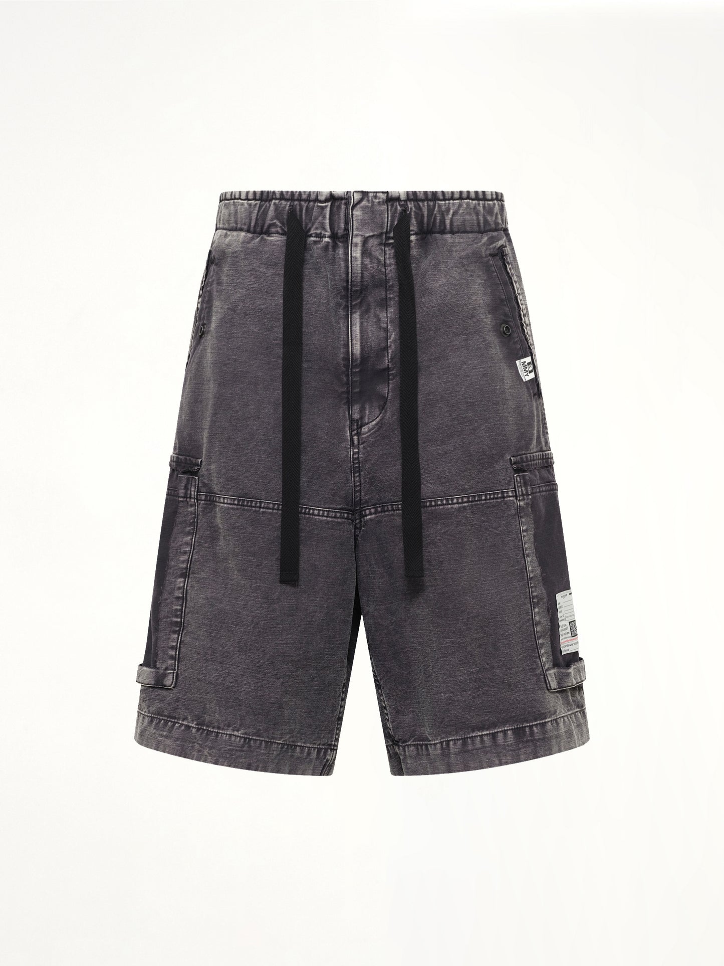 Damaged Cargo Short Pants in Black