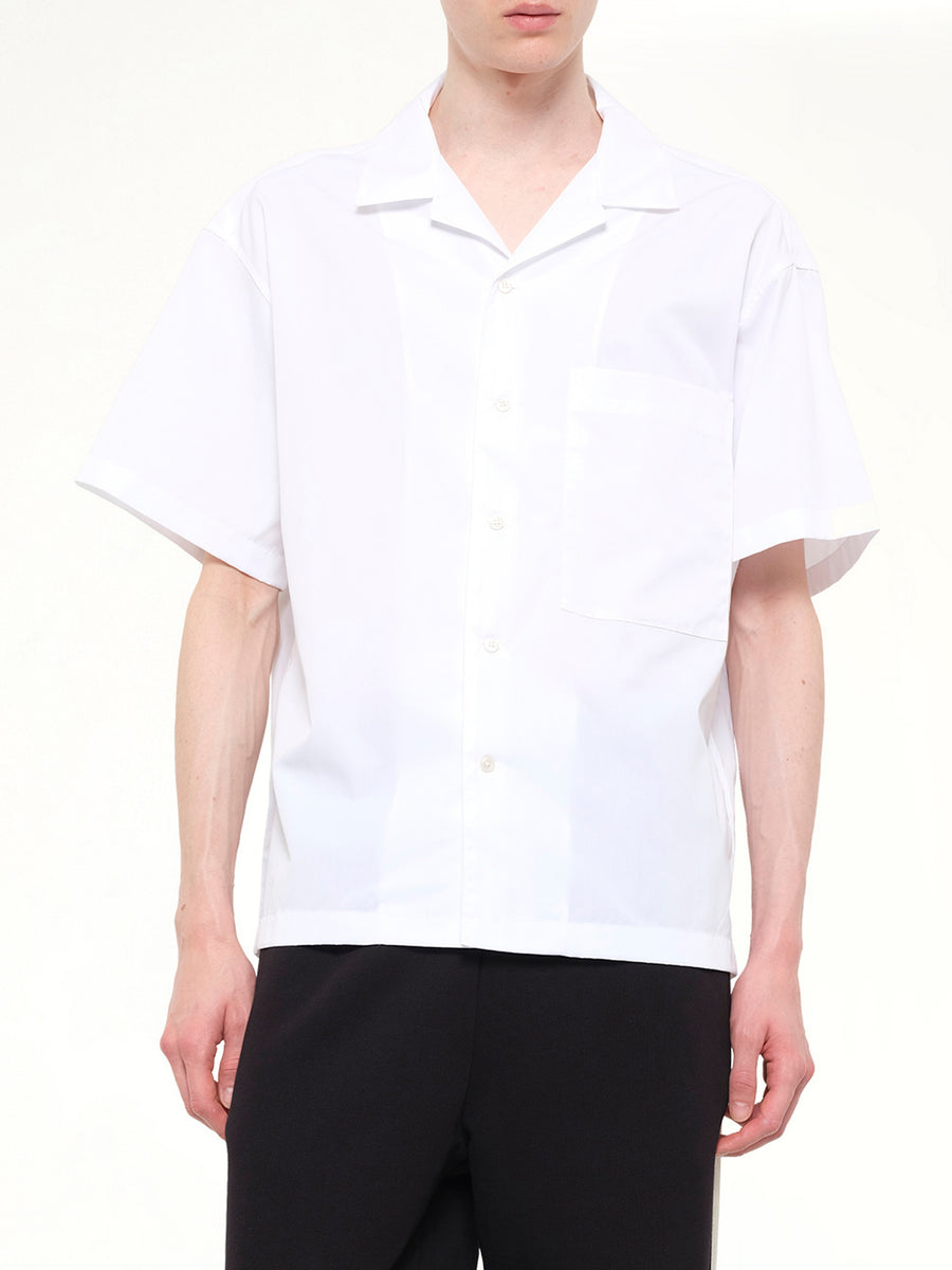 B Curved Logo Bowling Shirt in Off White/Black