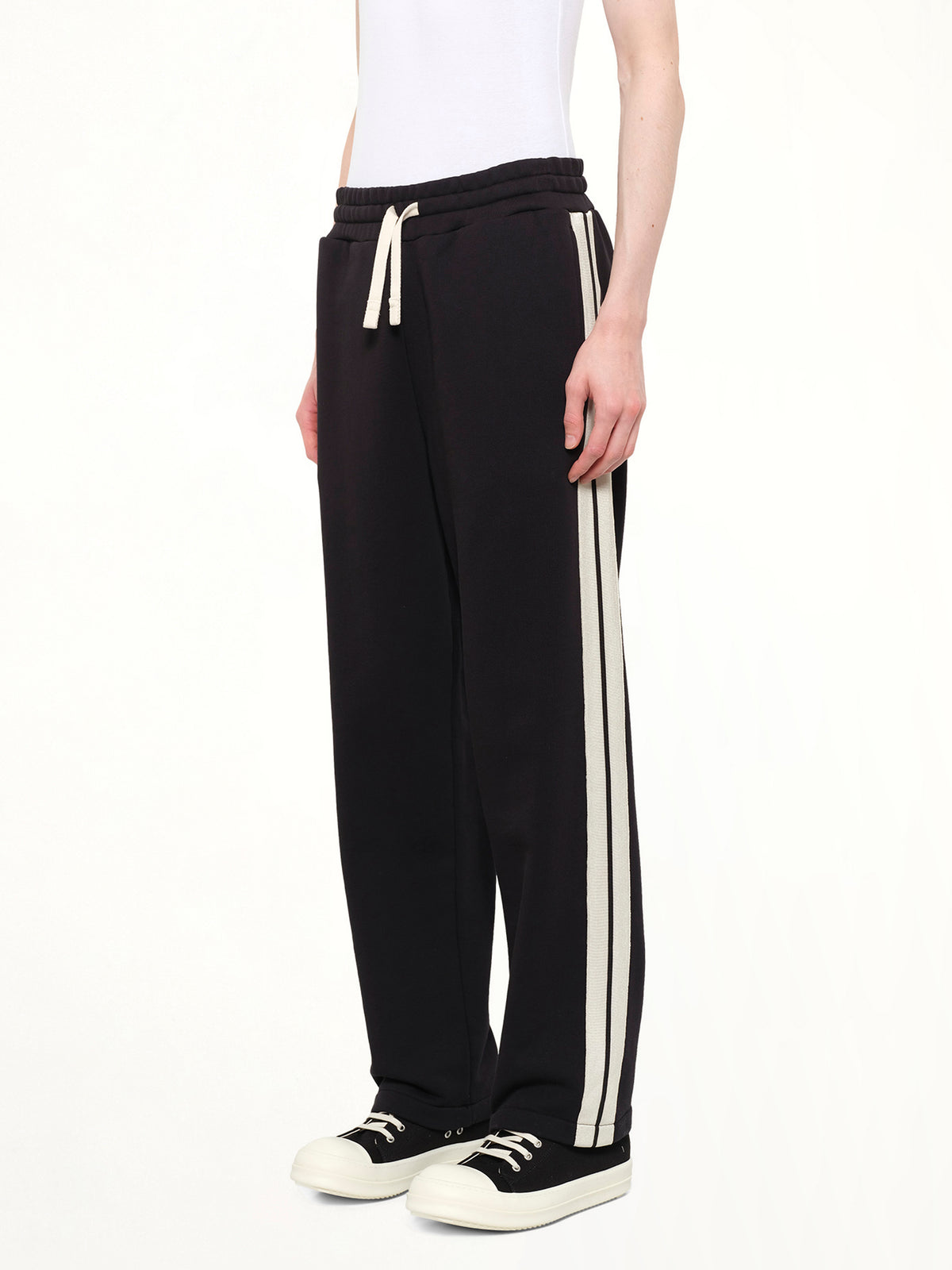 Back Curved Logo Sweatpants in Black/Off White