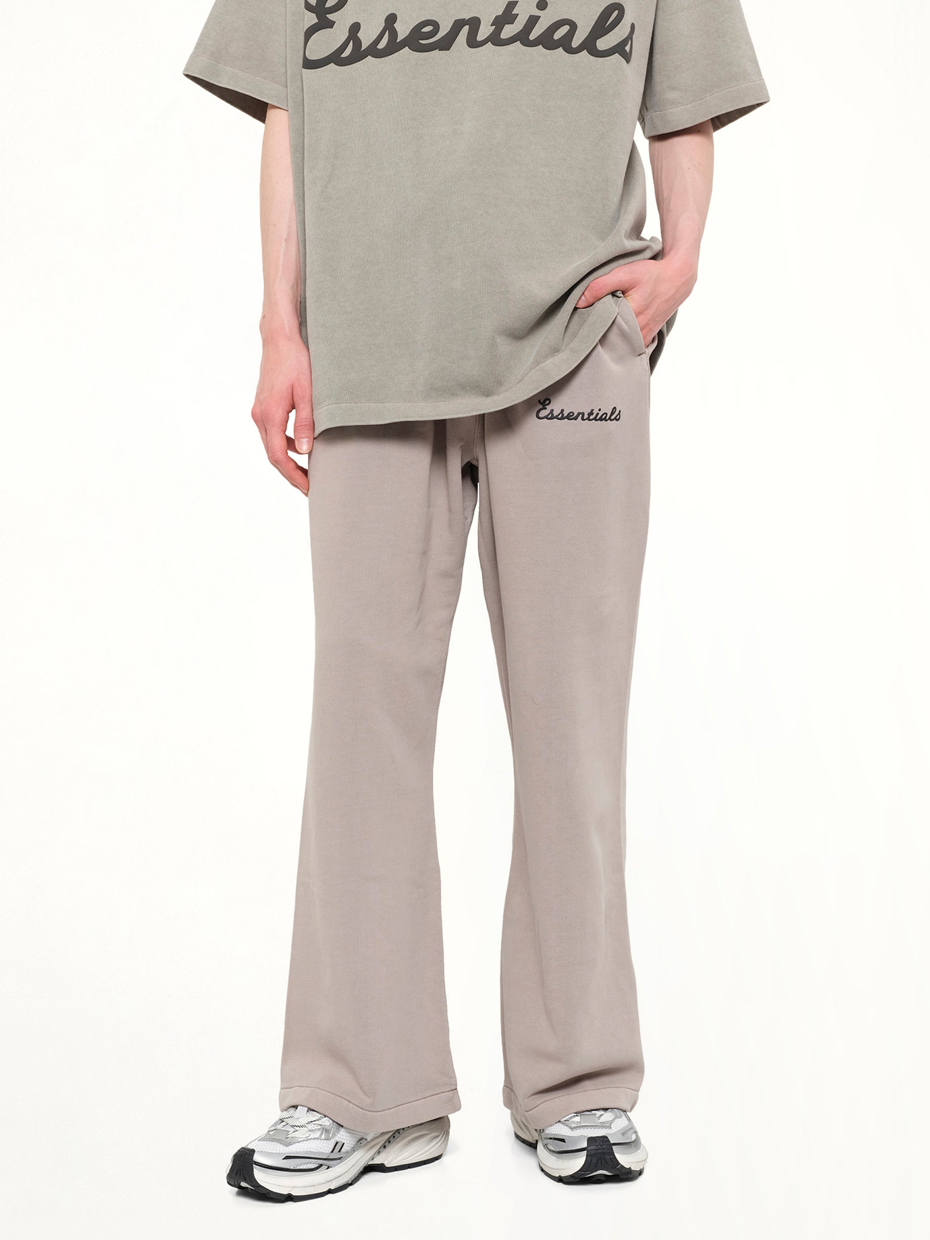 Training Classic Fit Flare Sweatpant in Faded Seal