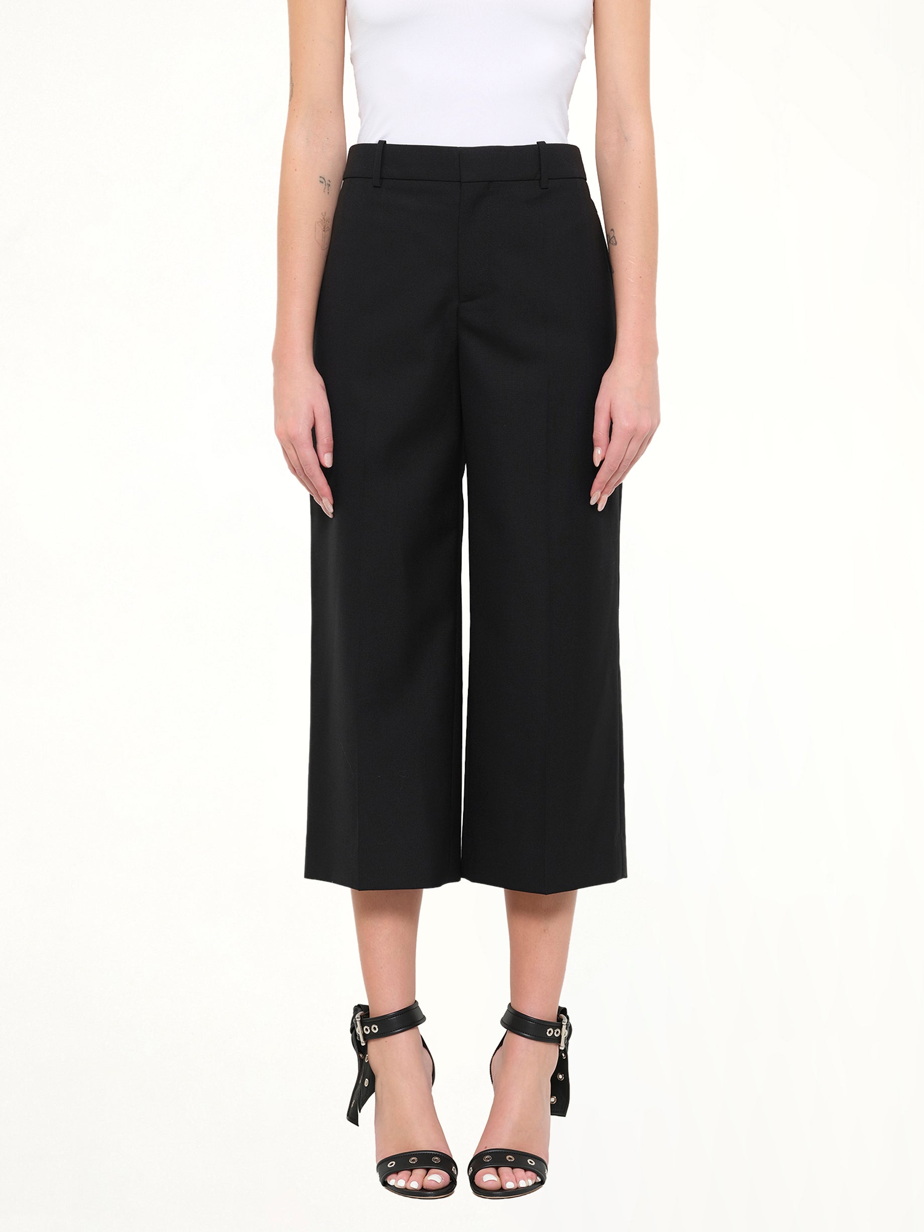 Short Wool Pants in Black
