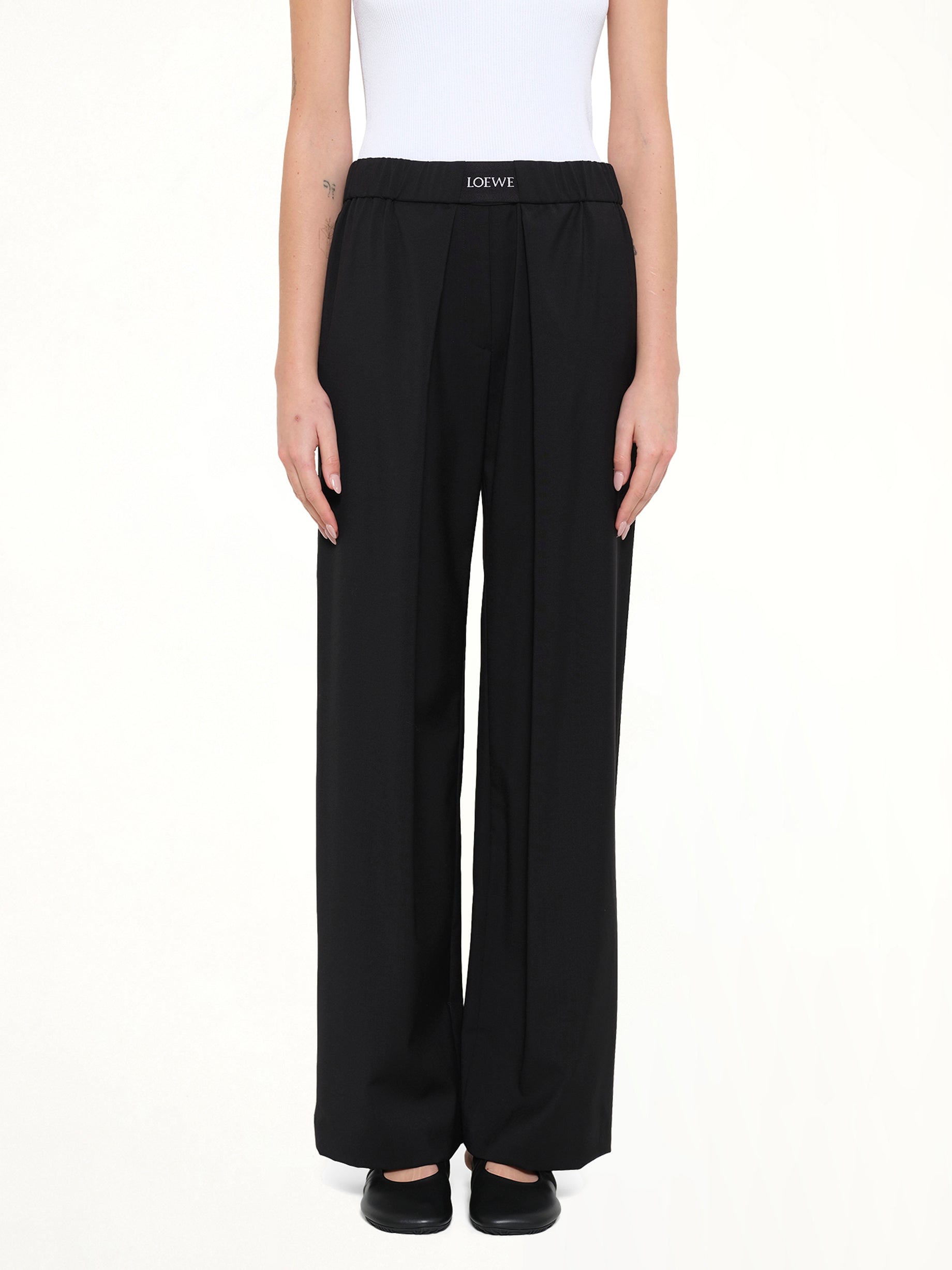 Logo Pleated Trousers in Black