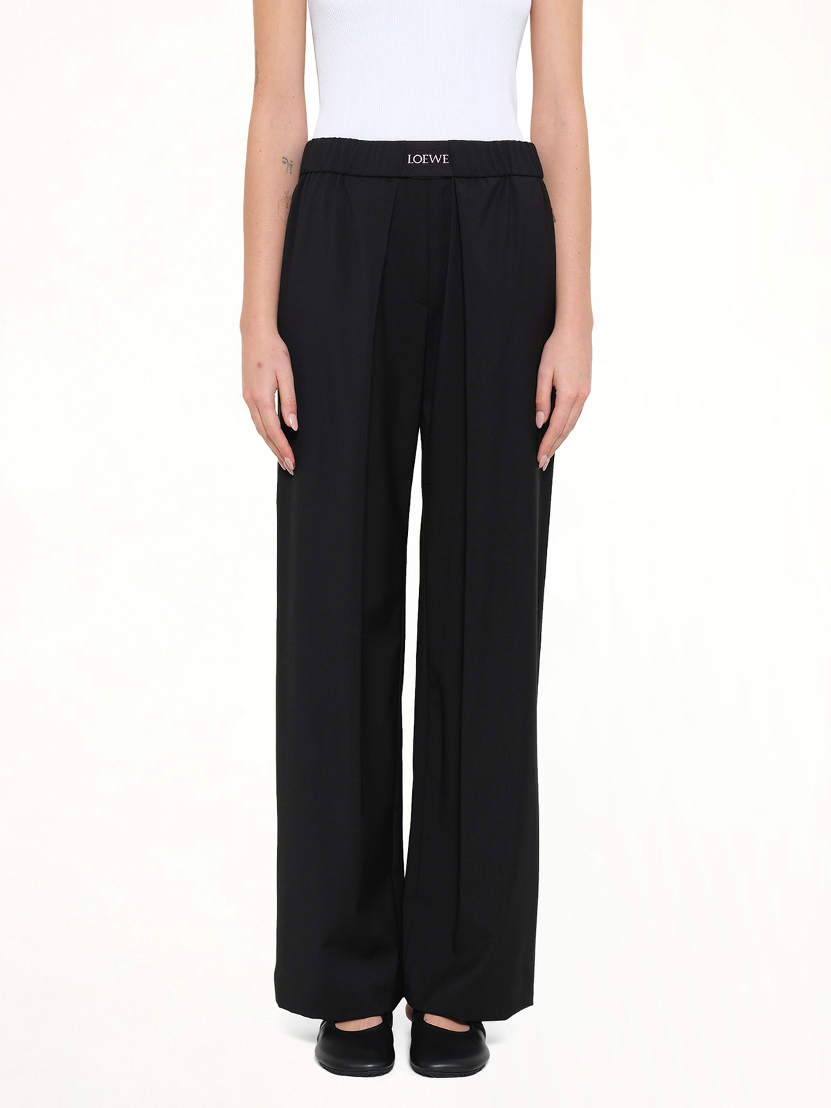 Logo Pleated Trousers in Black