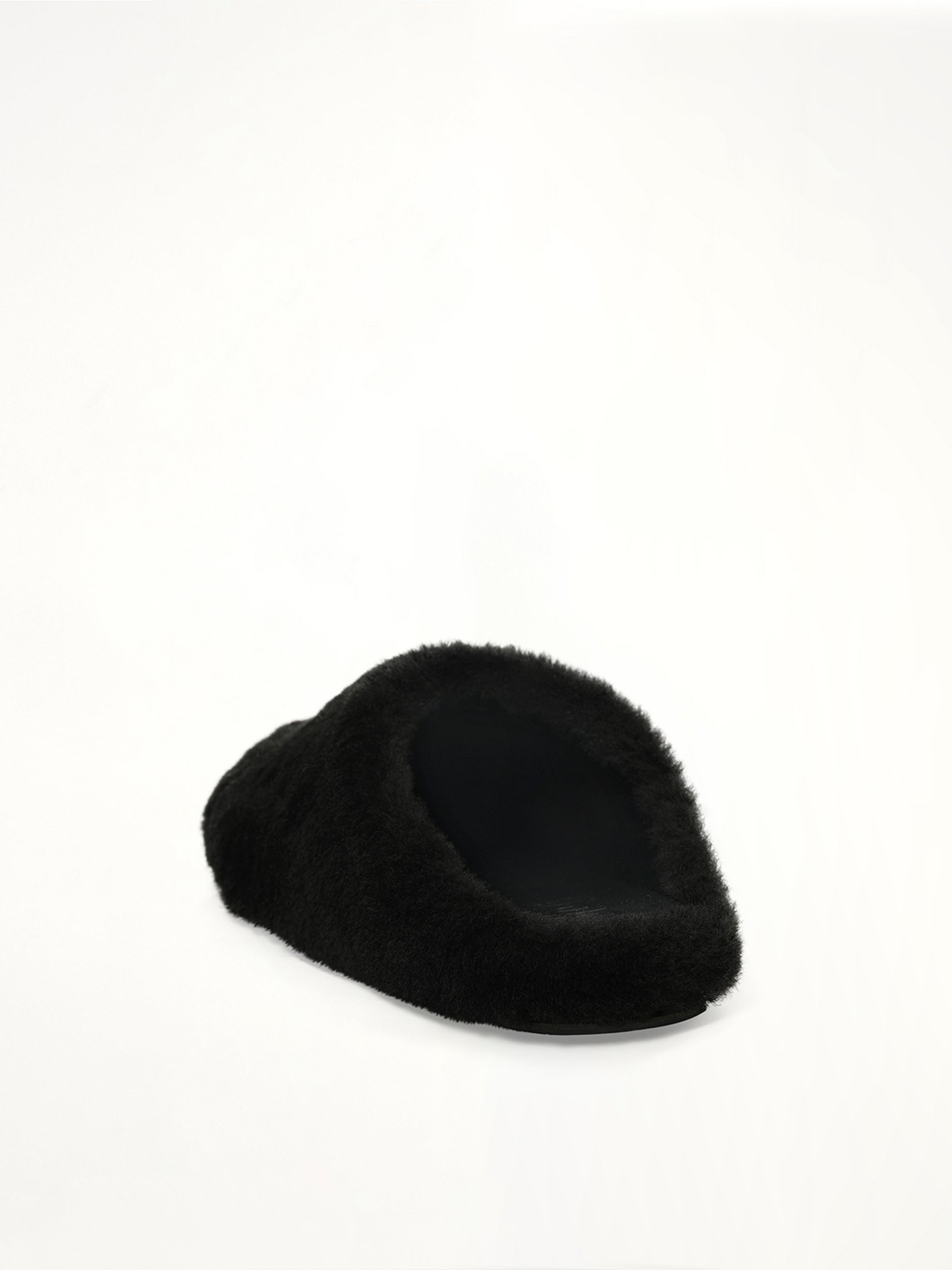 4G Shearling Slip On in Black