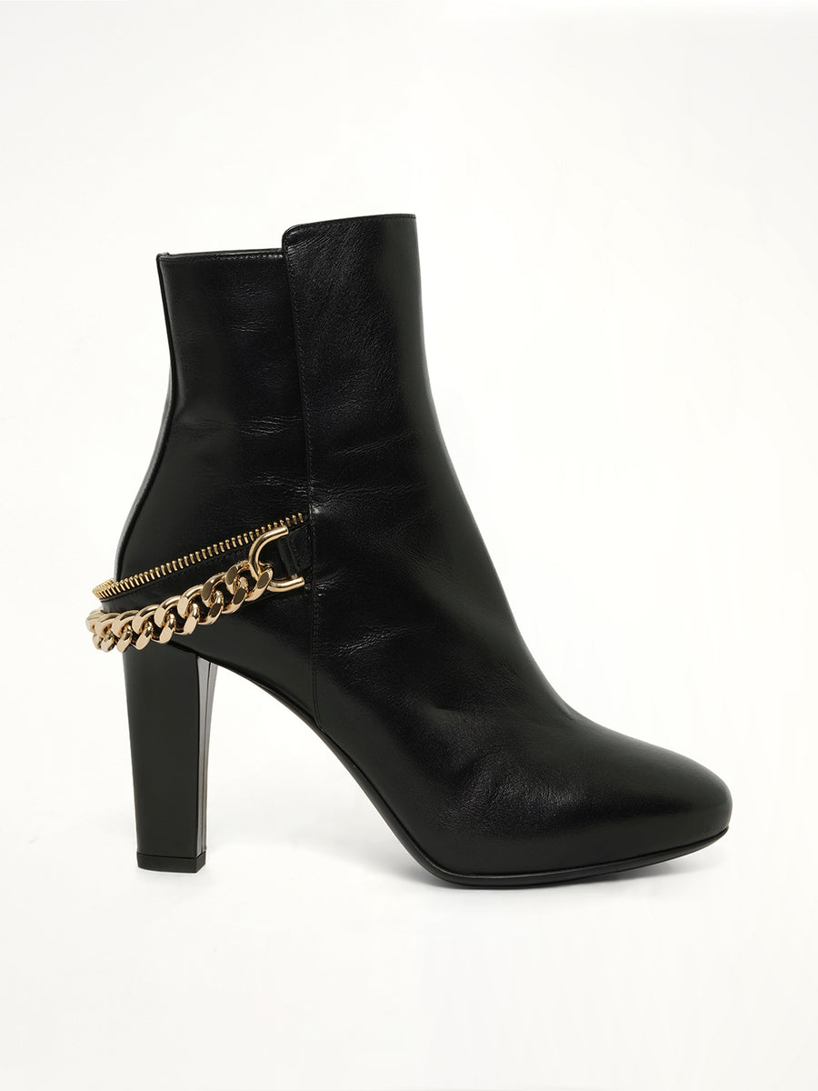 Boots W/ Chain in Black