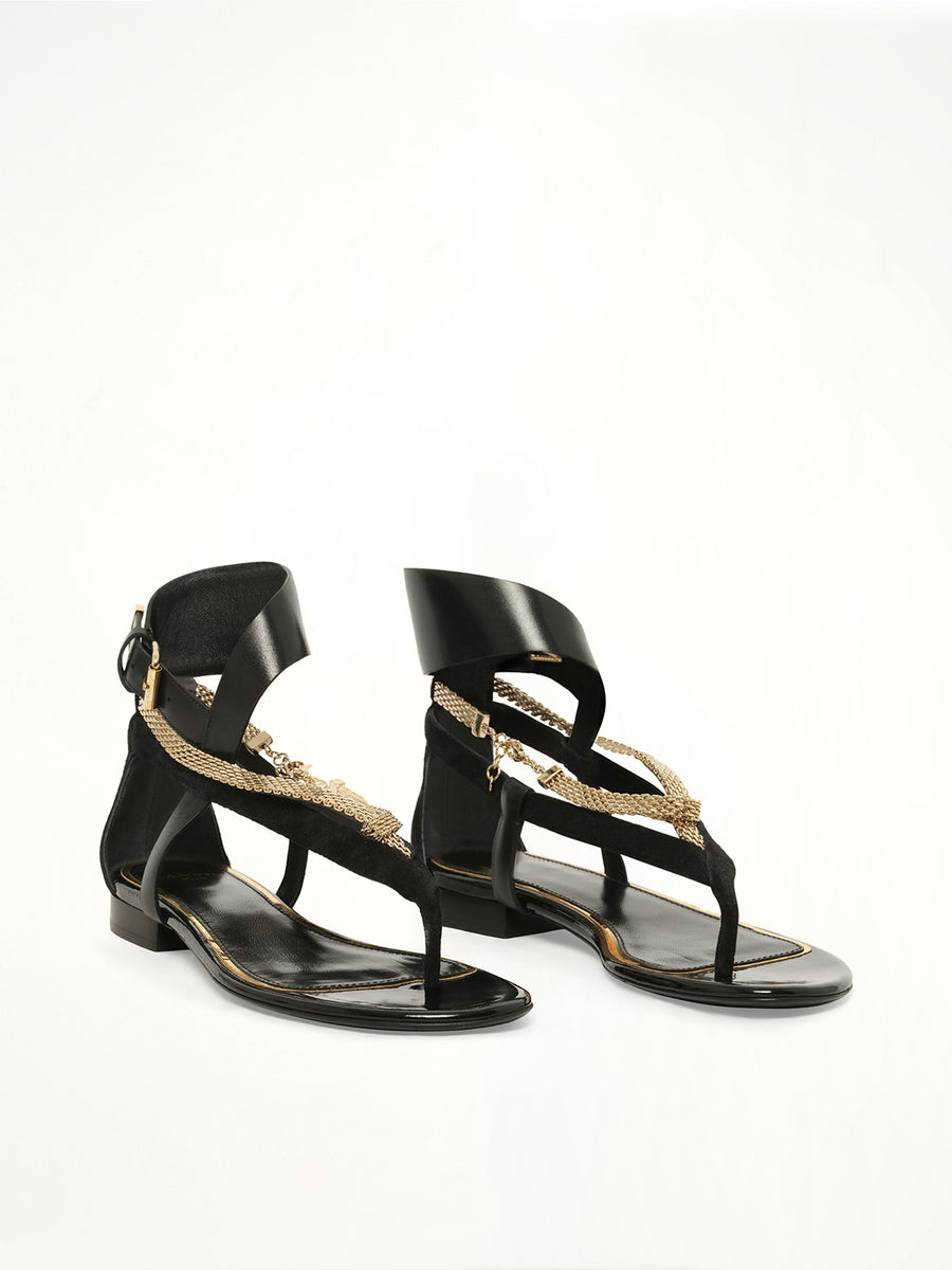 Flat Sandal in Black