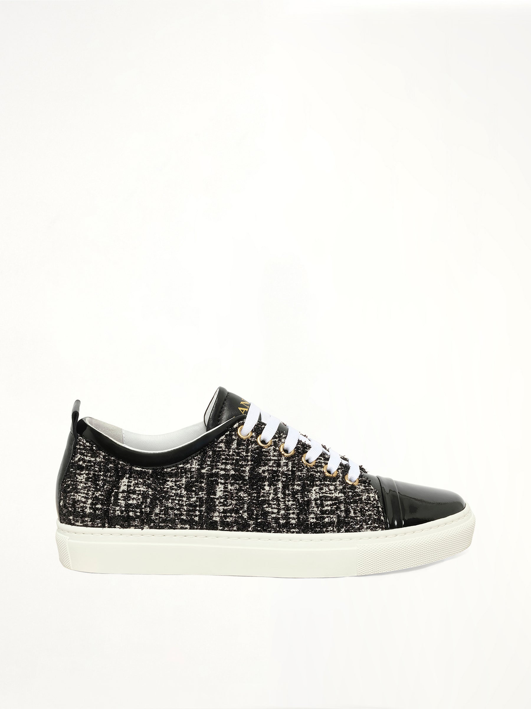 Low Sneaker in Black