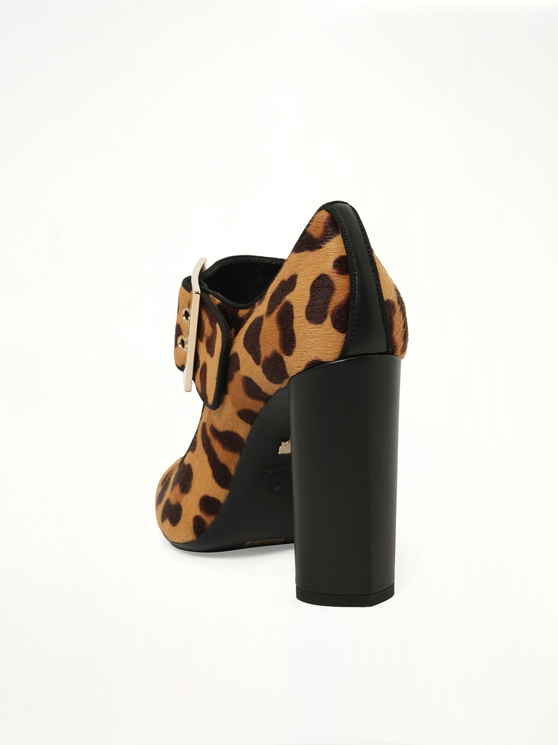 Mary Jane Pump in Natural