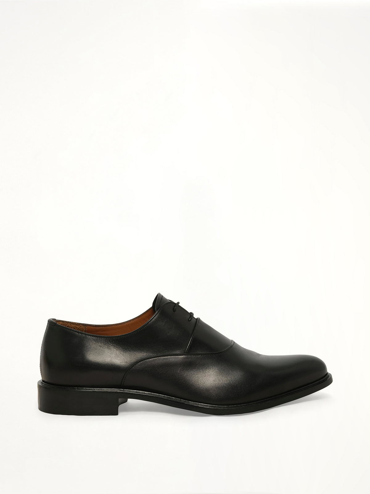 Iconic Leather Richeliu in Black